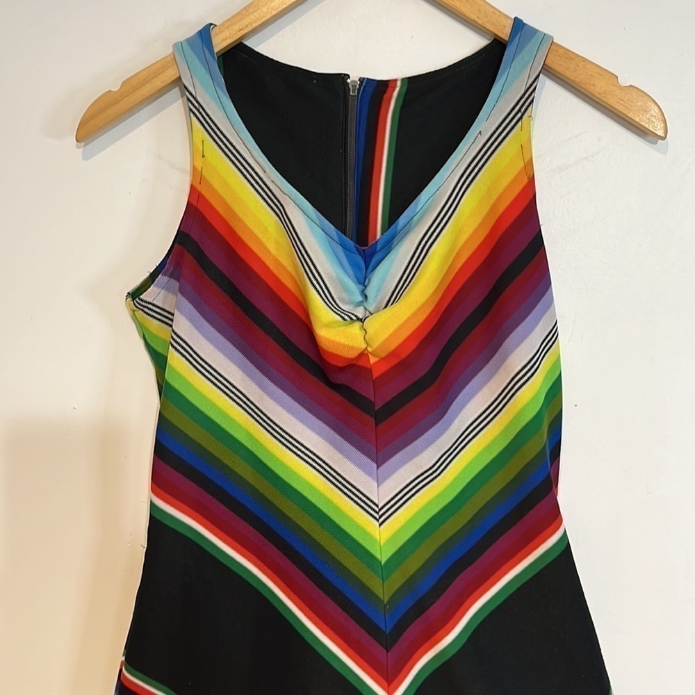 Vintage colourful, chevron style sleeveless dress, size small - Picture 4 of 11